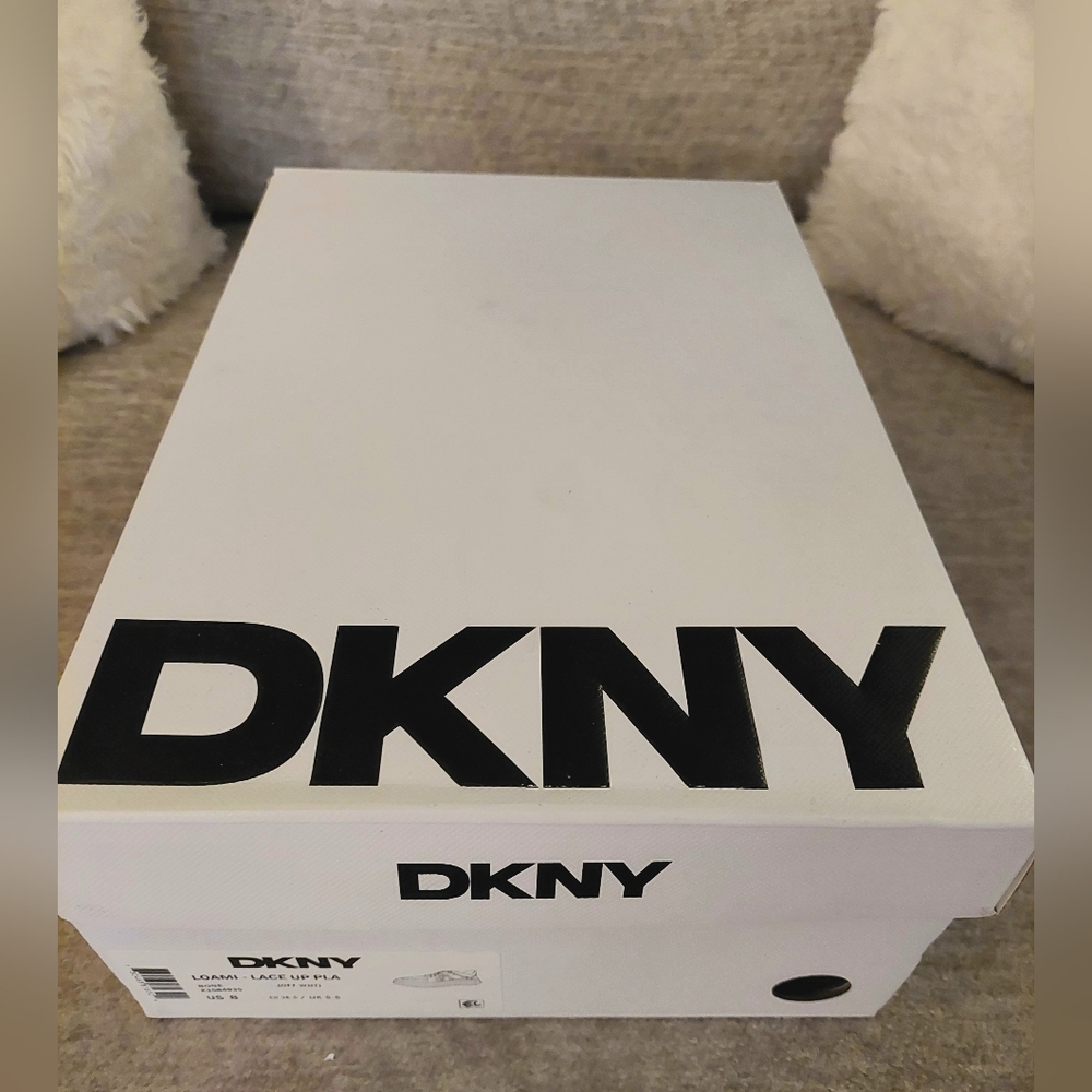 DKNY Loami Wedge Sneaker (color:"Bone") Size 8 NIB - Picture 11 of 12